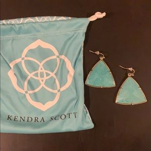 Excellent condition Kendra Scott earrings.